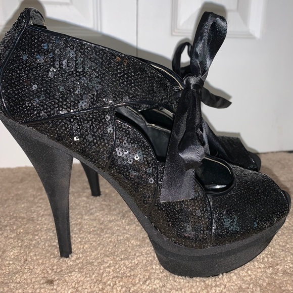 Shoes - Picture 4 of 4